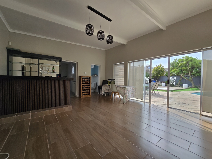 5 Bedroom Property for Sale in Milnerton Central Western Cape